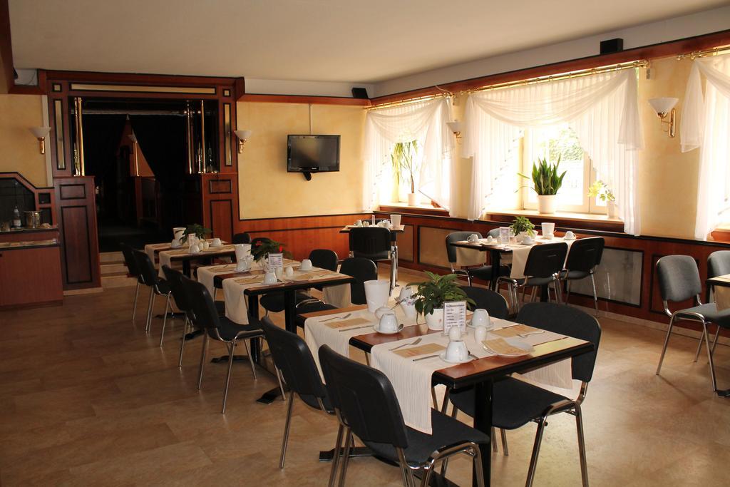 Hotel Anhalt Koethen  Exterior foto